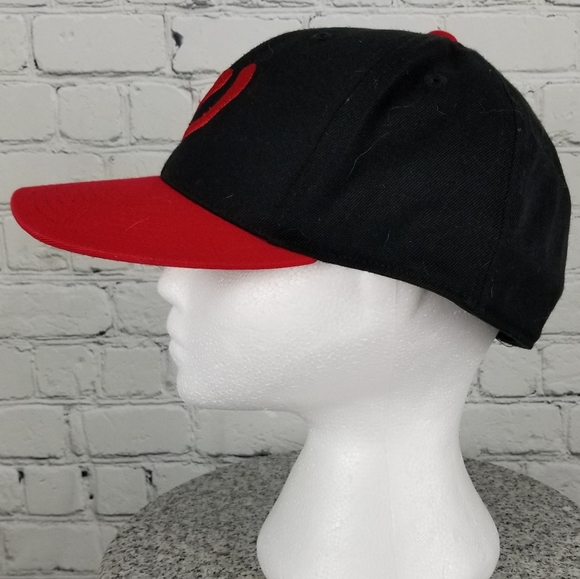 210 FITTED | "W" logo fitted flat brim cap - Picture 4 of 7